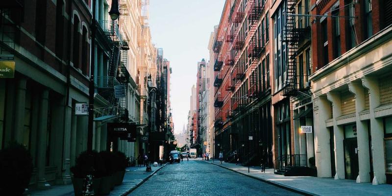 毫秒定胜负：揭秘从金融交易到云游戏的低延迟网络架构实战